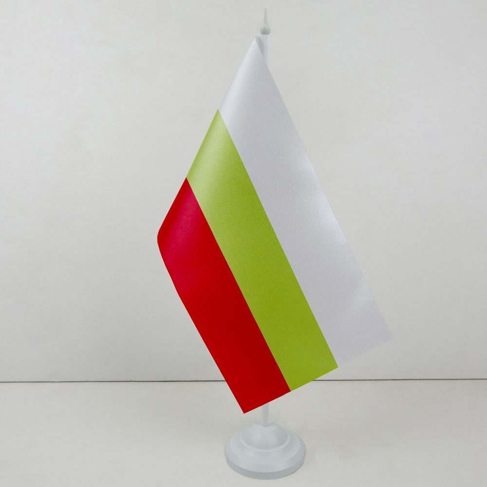 Прапорець Болгарії на пластиковій підставці Прапорець Болгарії на пластиковій підставці